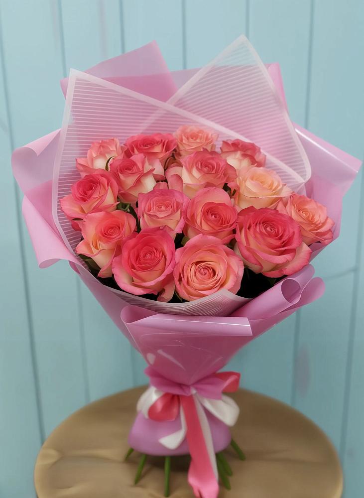 Букет 15 Розовых роз Равель в Бытошь