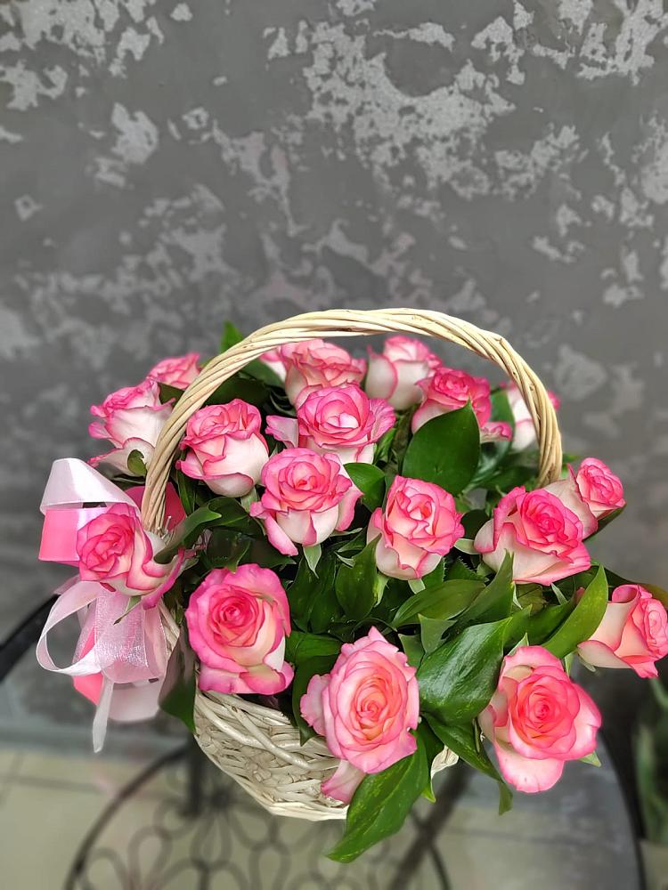 Цветочная композиция из Розы в корзине в Бытошь