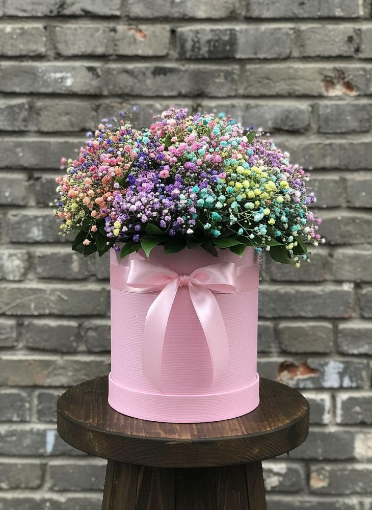 Цветочная композиция из Гипсофила и Розы в шляпной коробке в Бытошь