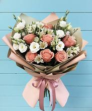 Букет цветов из:  Розы, Альстромерии и Лизиантусы в Бытошь