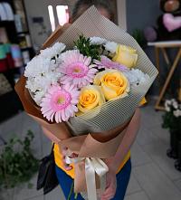 Букет цветов из:  Герберы, Розы и Хризантемы в Бытошь