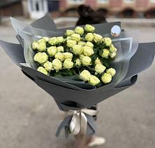 Букет Белые кустовые розы Солинеро в Бытошь