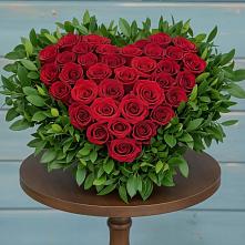 Цветочная композиция из Розы в виде сердца в Бытошь