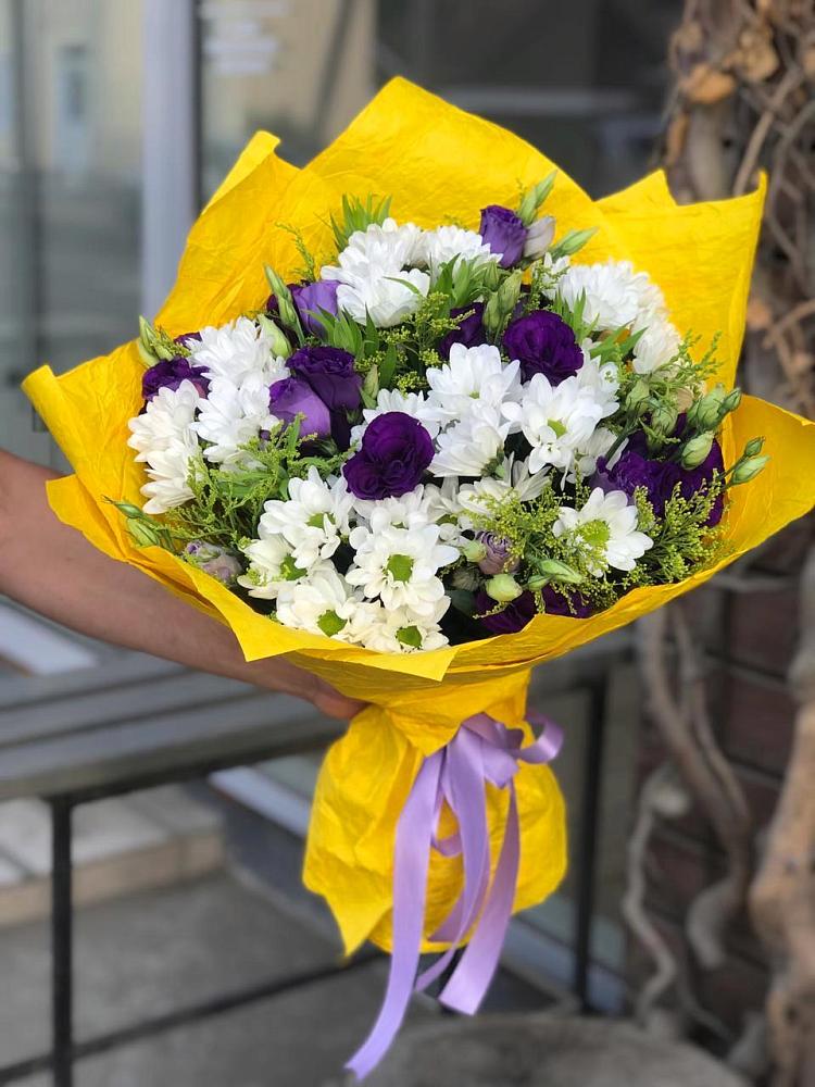 Букет цветов из: Ирисы, Хризантемы и Ромашки в Бытошь