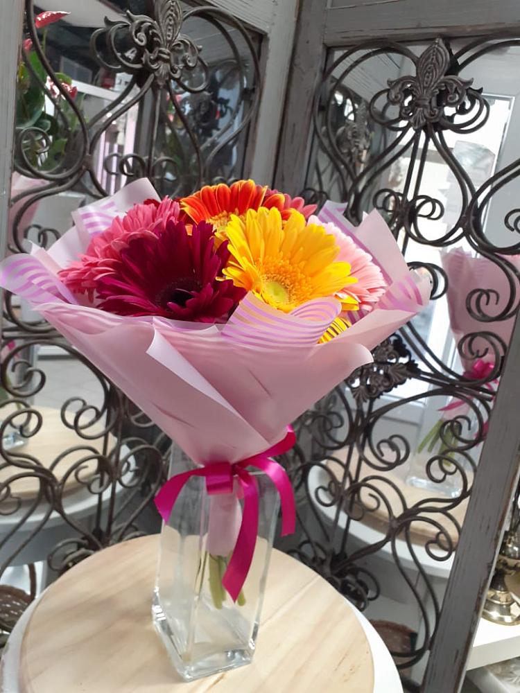 Букет цветов из: Герберы в Бытошь