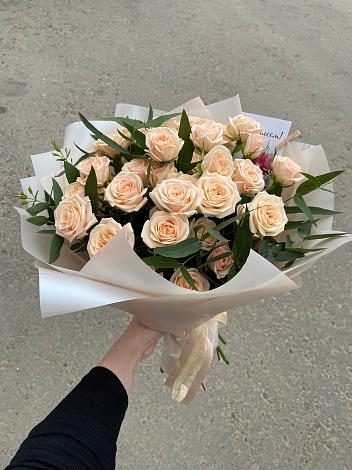 Букет Кремовые розы Латте в Бытошь