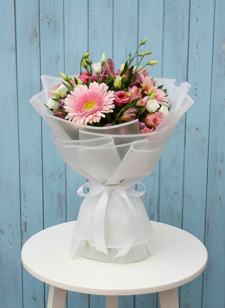 Букет цветов из: Герберы, Альстромерии и Лизиантусы в Бытошь