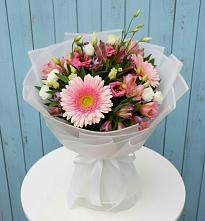 Букет цветов из:  Герберы, Альстромерии и Лизиантусы в Бытошь