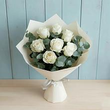 Букет Белые розы в Эвкалипте в Бытошь