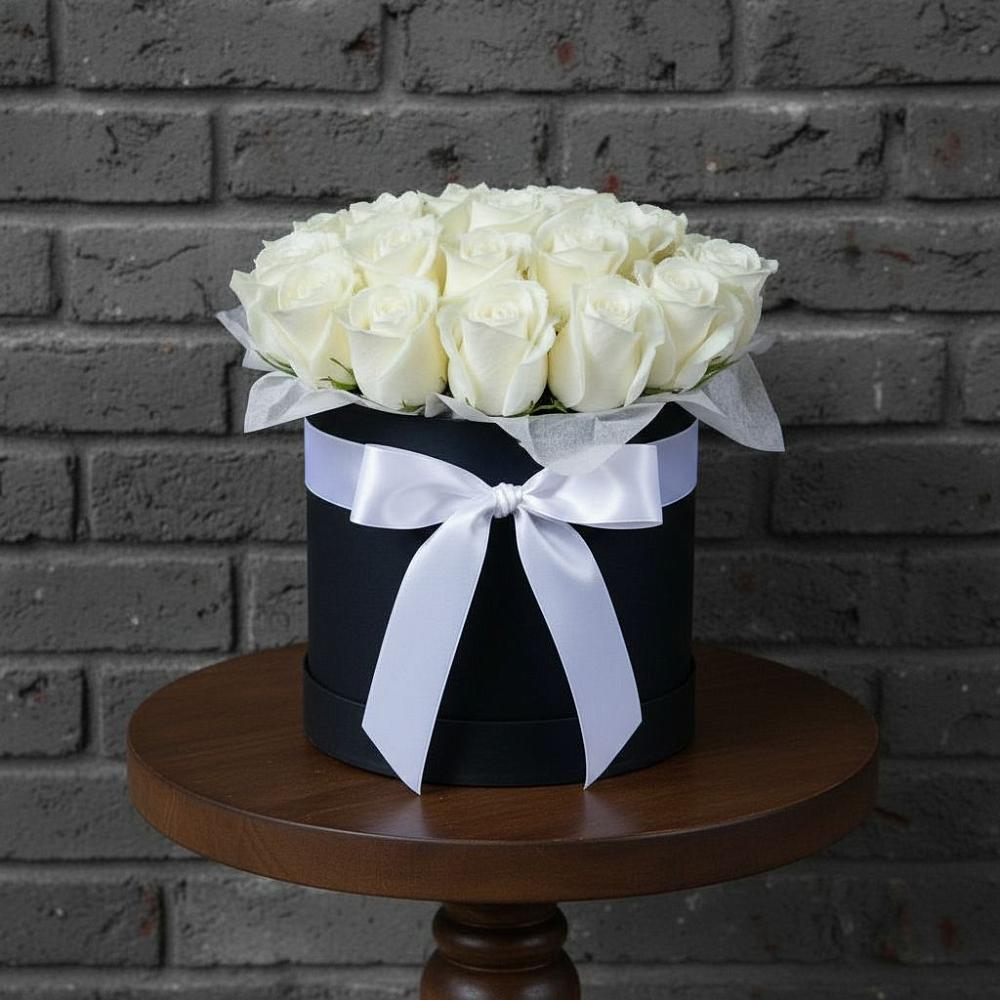 Цветочная композиция из Розы в шляпной коробке в Бытошь