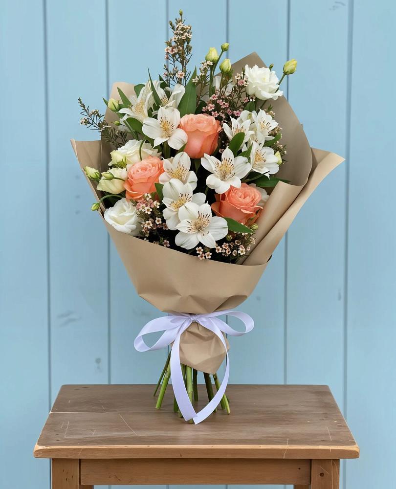 Букет цветов из: Альстромерии, Лизиантусы, Розы и Хризантемы в Бытошь